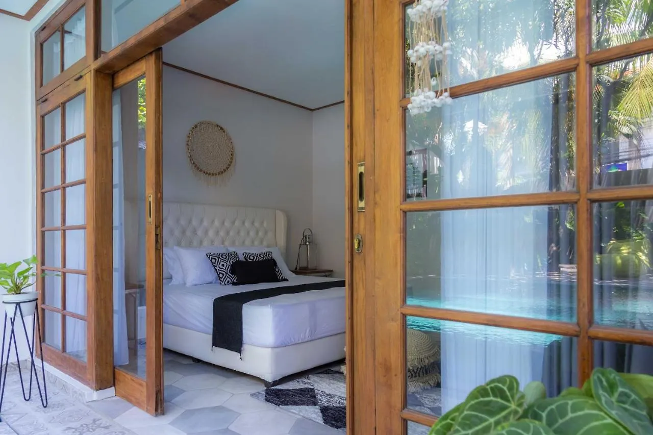 Interconnection Hostel Kuta Lombok