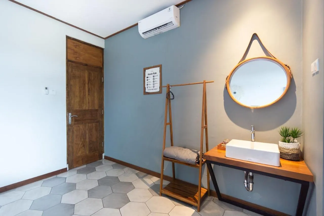 Interconnection Hostel Kuta Lombok