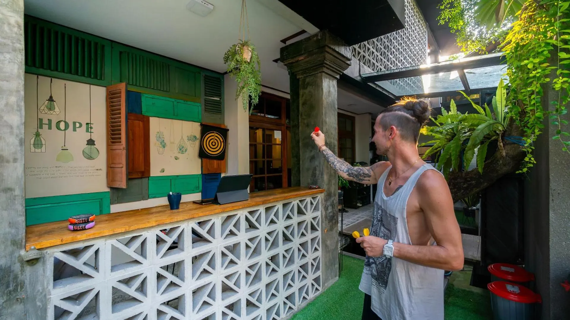 Interconnection Hostel Kuta