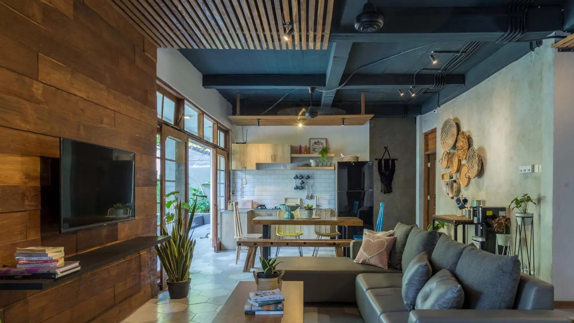 Interconnection Hostel Kuta Lombok 0*,