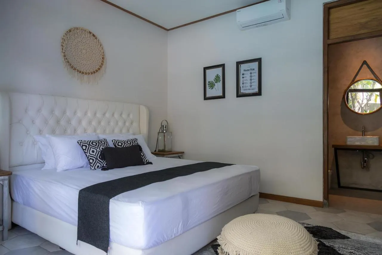 Interconnection Hostel Kuta Lombok